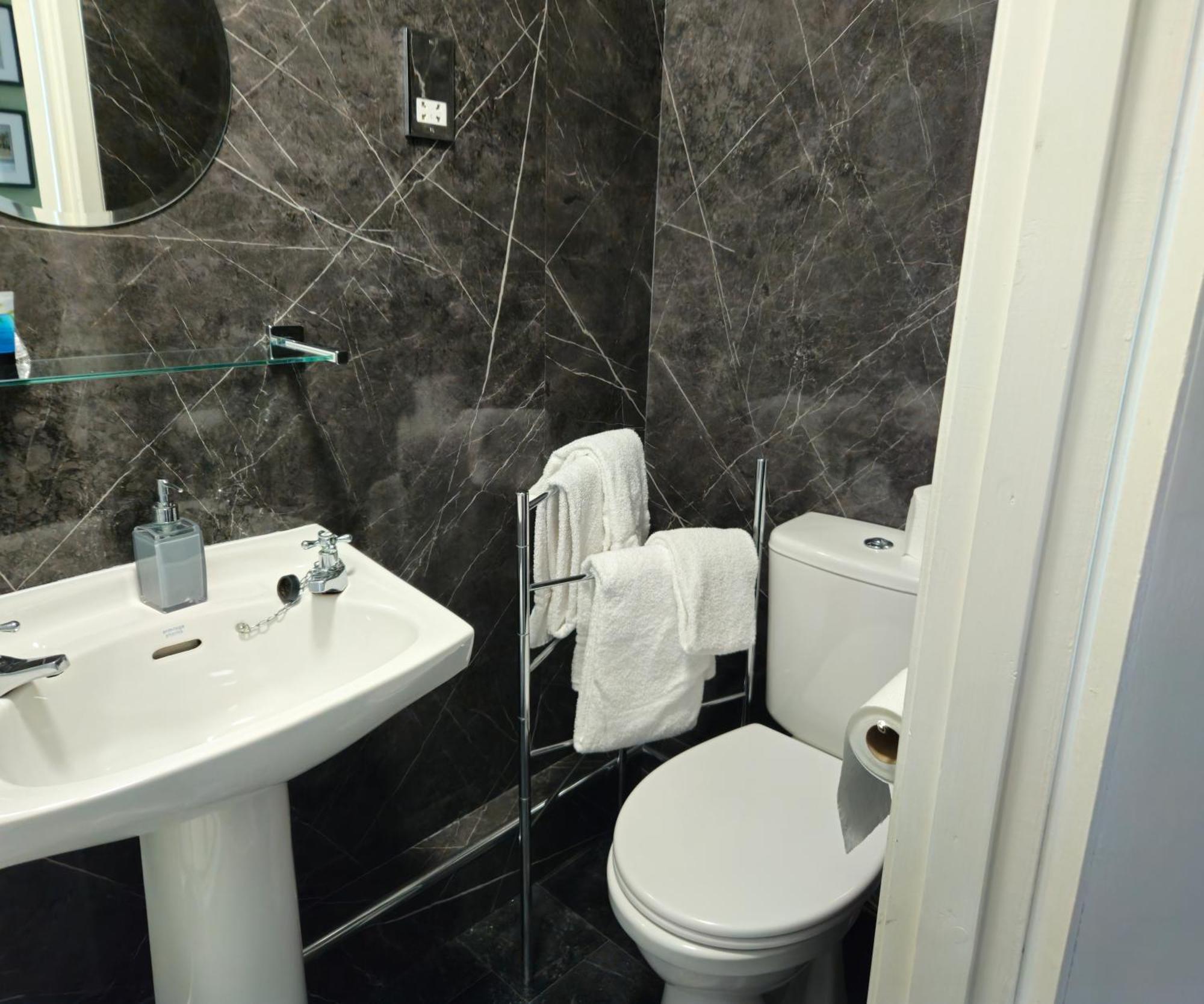 The County Hotel - Self Check-In, Ultra Fast Wi-Fi, Free Parking, Central Location Селкерк Екстер'єр фото