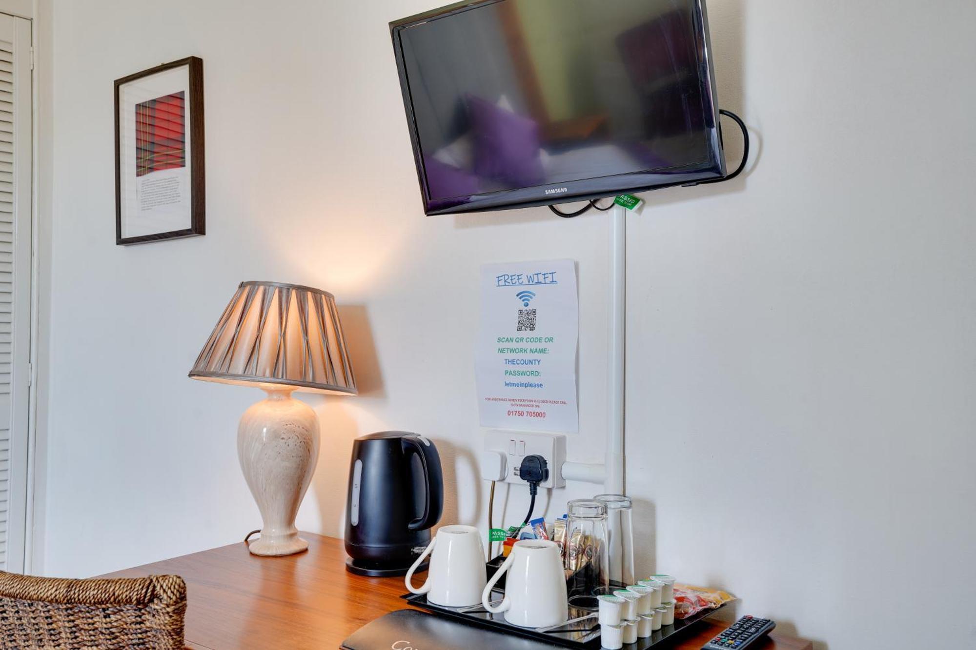The County Hotel - Self Check-In, Ultra Fast Wi-Fi, Free Parking, Central Location Селкерк Екстер'єр фото