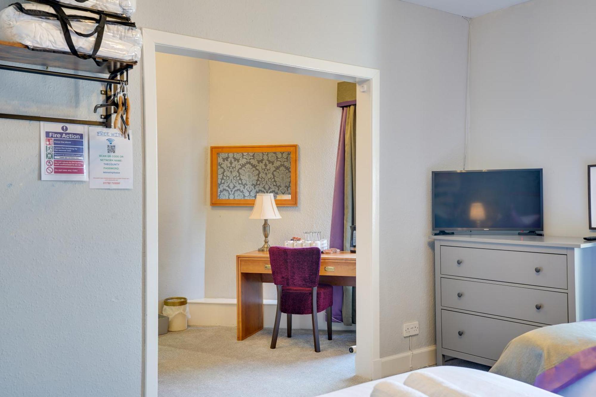 The County Hotel - Self Check-In, Ultra Fast Wi-Fi, Free Parking, Central Location Селкерк Екстер'єр фото